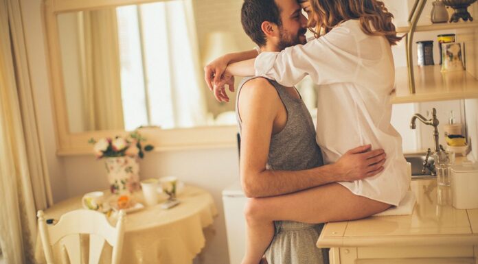 Women make conscious effort to respond sexually